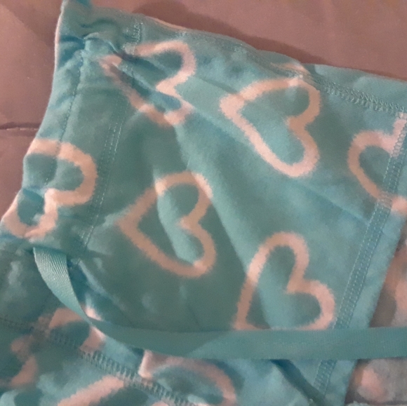 Size 6/7 girl heart stretchy waist shorts - Picture 4 of 8